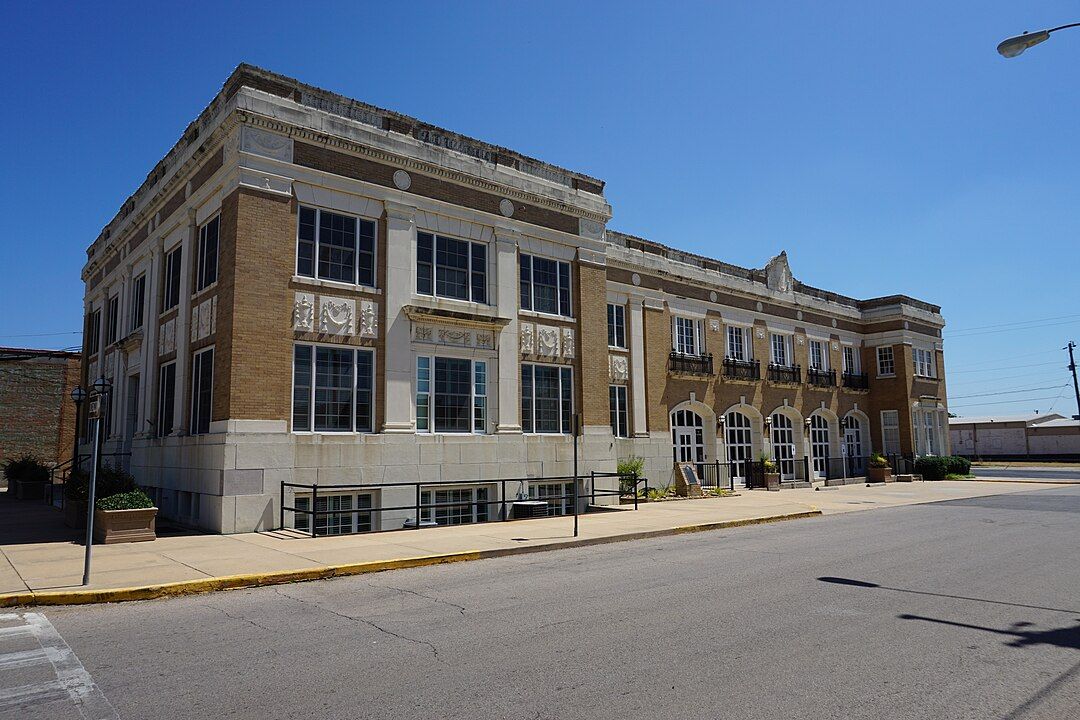 Rhino Pole Barns & Barndominiums - Paris, TX